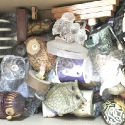 A collection of assorted owl figures, this lot cannot be posted
