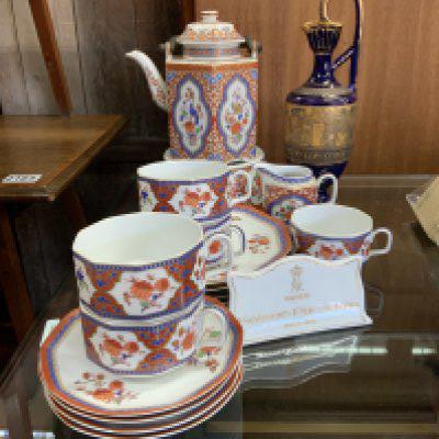 A Kaiser Porcelain tea-set of Ming design with a collection of small porcelain bird figures etc. (D)