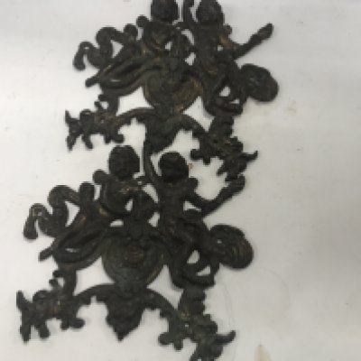 A pair of brass furniture fittings of classical form .15 cm .