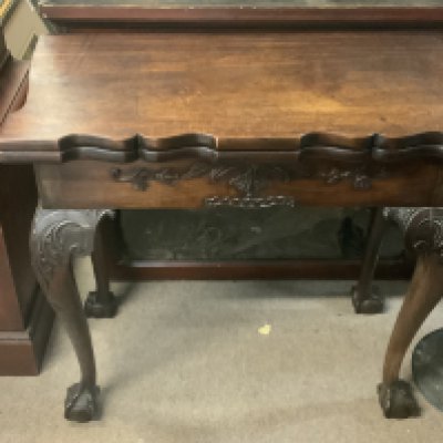A George III mahogany folding top tea table. 76cm x 38cm x 71cm.