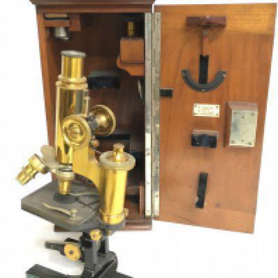 Carl Zeiss Jena No19250 cased microscope with a triple lens. This lot cannot be posted