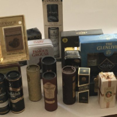 A collection of 5cl and other boxed presentation Whisky single malt Inverey The Glenlivet Laphroaig Glenfiddich and others (a lot)