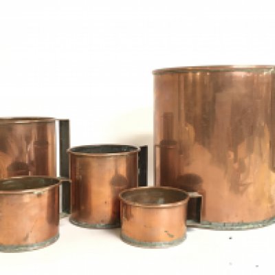 A set of copper measures. Postage category C