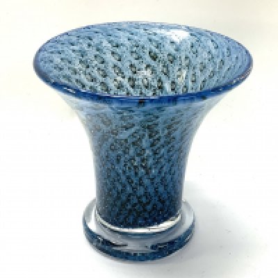 A Bertil Valien Kosta Boda blue peacock feather vase, 1975, 10cm. (D)