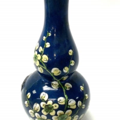 A New Chelsea Staffordshire pottery gourd shaped vase, with a Chinese Cherry blossom design. (20cm) Catagory D postage. NO RESERVE