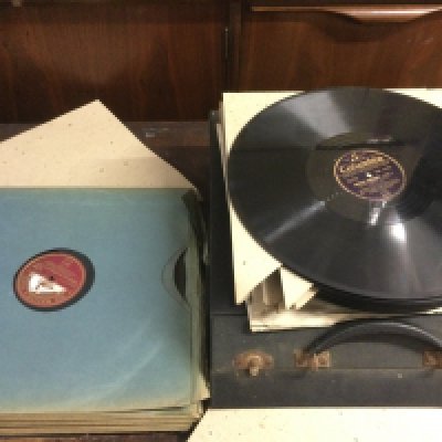 An HMV table Gramophone and a collection of 78rpm classical records. Shipping category D. NO RESERVE