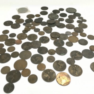 A collection of assorted circulated coinage- NO RESERVE