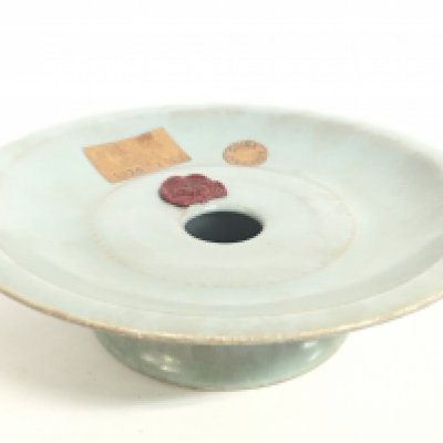 A Chinese export celadon stand 5cm tall 18.5cm wide. This lot cannot be posted