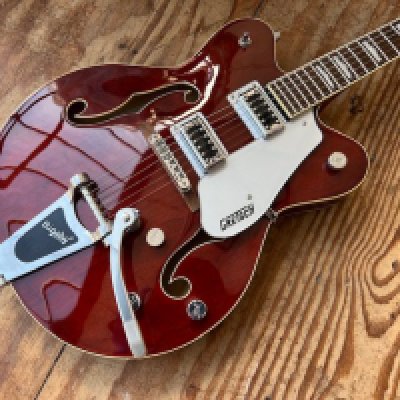 A Gretsch Electromatic G5422T electric guitar produced in the Samick Factory in Korea in good condition with light playwear.