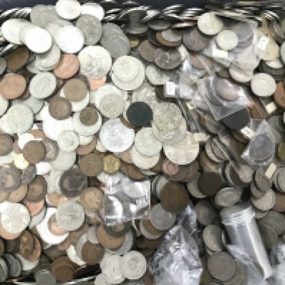 A large collection of approximately 30kg of British coinage. This lot cannot be posted