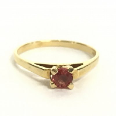 An 18 carat yellow gold Padparadscha Yellow Gold ring, size O. With Certificate. Overall weight 2.1g. Postage category A