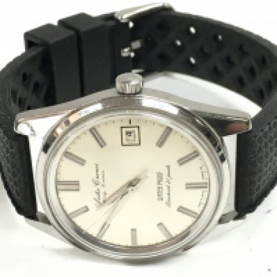 A Seiko Chronos Automatic Date 21 Jewels circa 1960s with a rubber strap. This lot cannot be posted