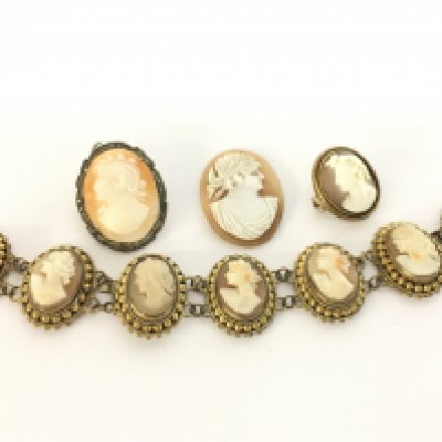 A group of vintage cameo jewellery including a bracelet and brooches. Postage category A
