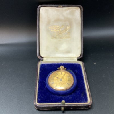 A 14ct gold watch in a fitted case. (A)