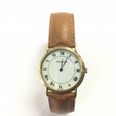 A Jaeger LeCoultre 18ct gold cased manual wind watch. Shipping category B.