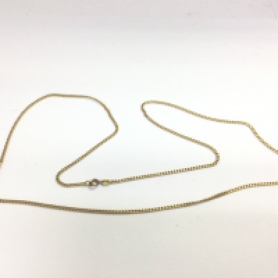 An 18ct gold chain, approx 9.7g. Shipping category A.
