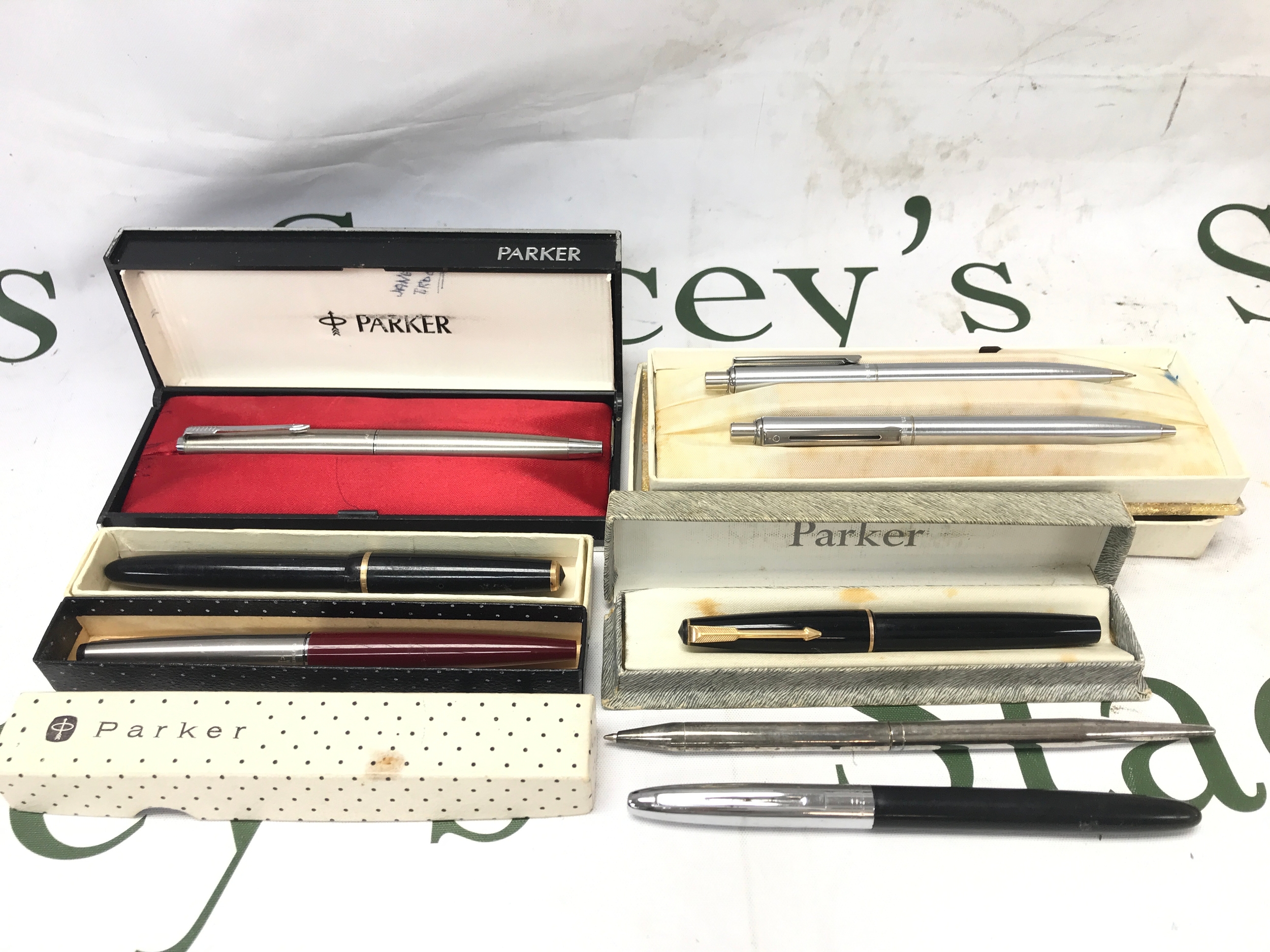 a Collection of vintage fountain pens Parker, Watermans mostly with 14k gold nibs 