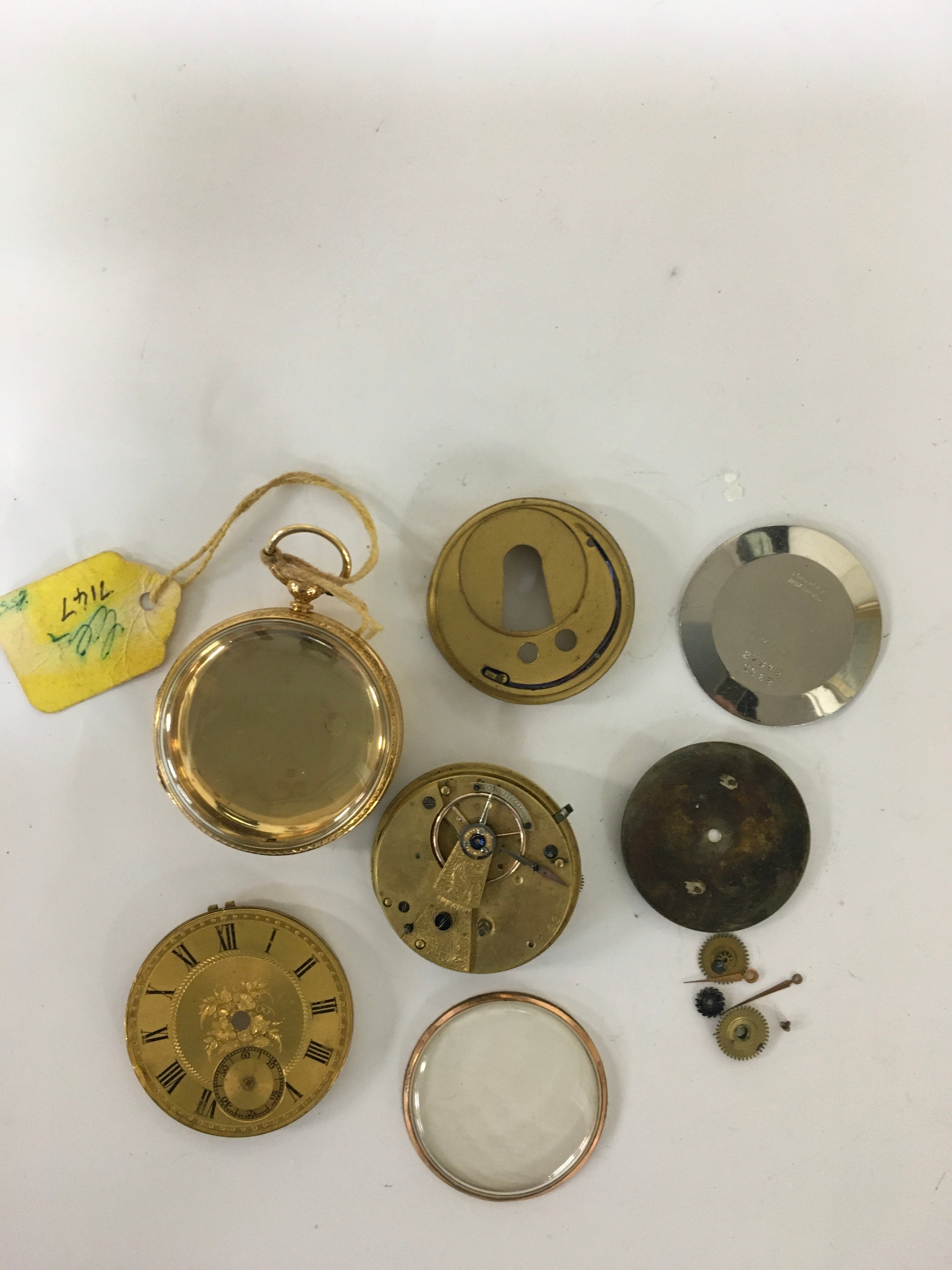 A further 18ct gold key wind pocket watch having engraved back. Offered for spares or repairs. Approx: 4x4cm 22g case weight excluding movement