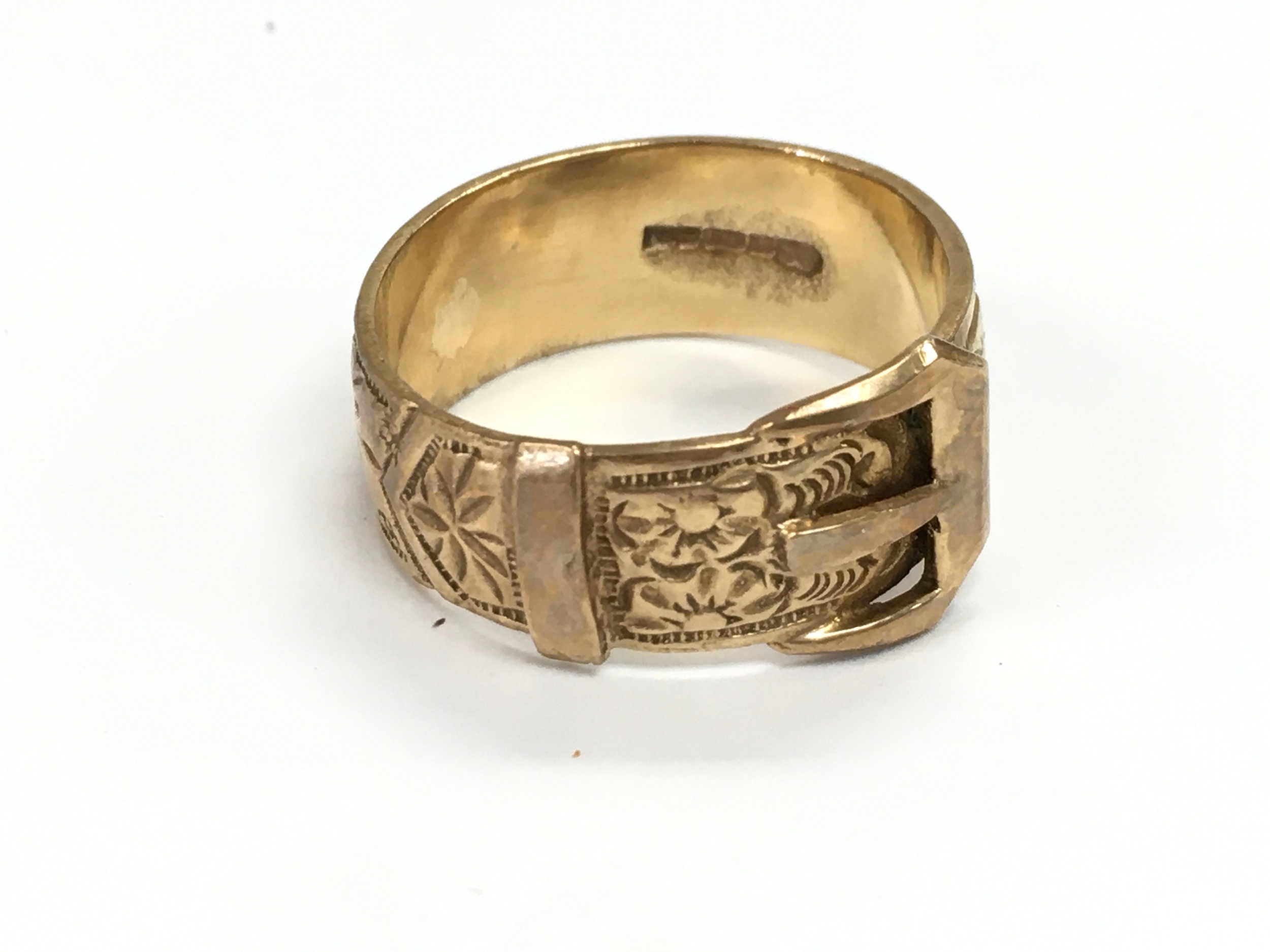 9ct gold buckle ring. Y 1/2 and 8.84g