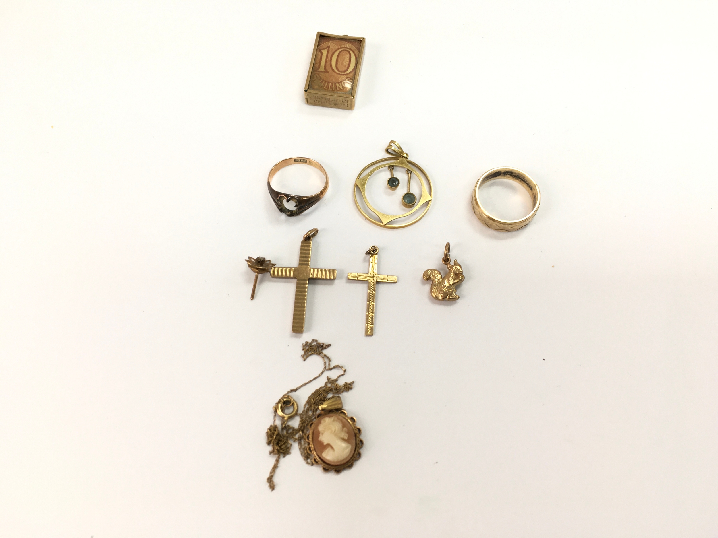9ct gold pendends, rings, charms etc 16.5g