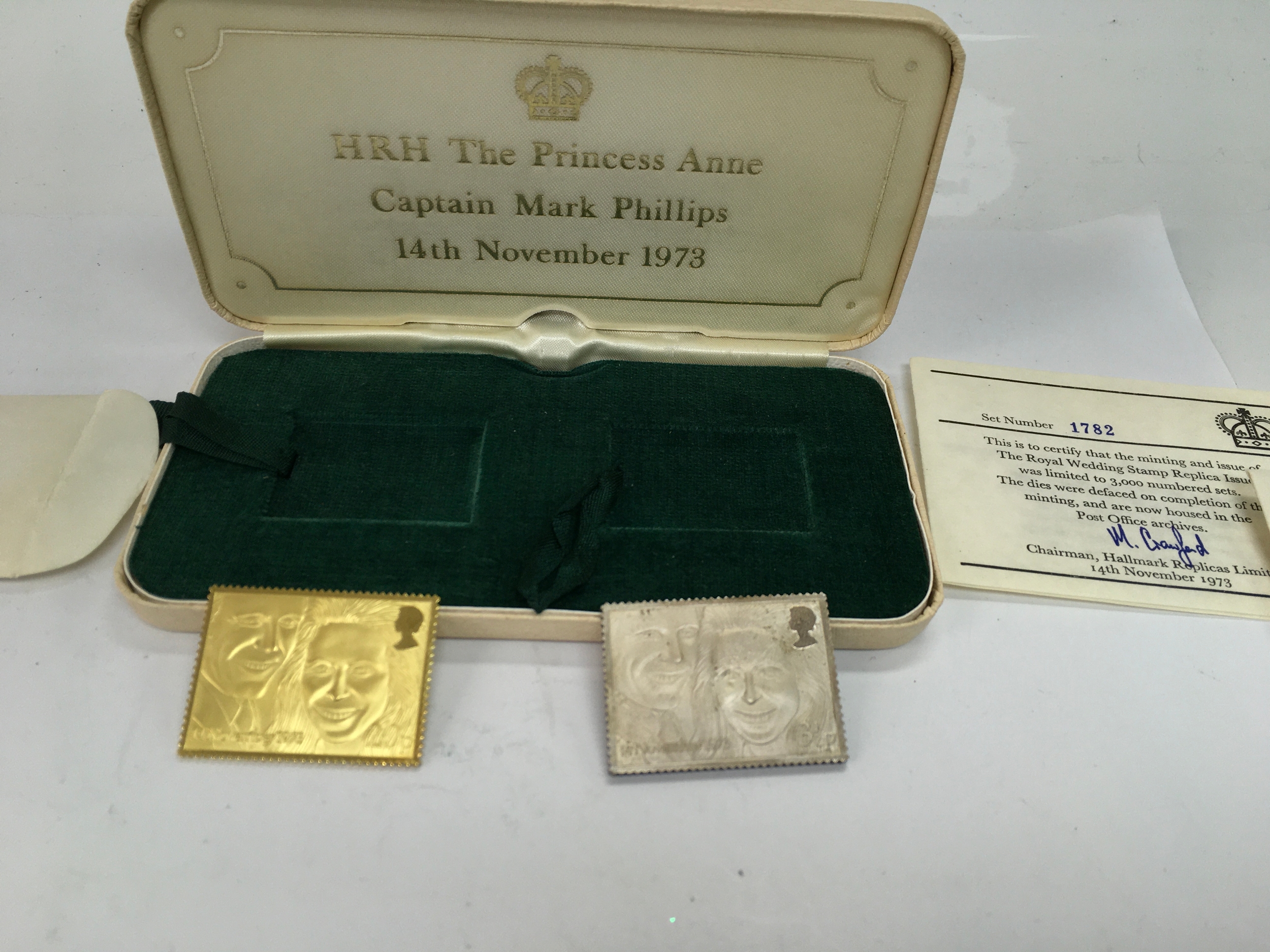 limited edition The Royal Wedding Stamp Replica set. 22ct 
26.4g gold