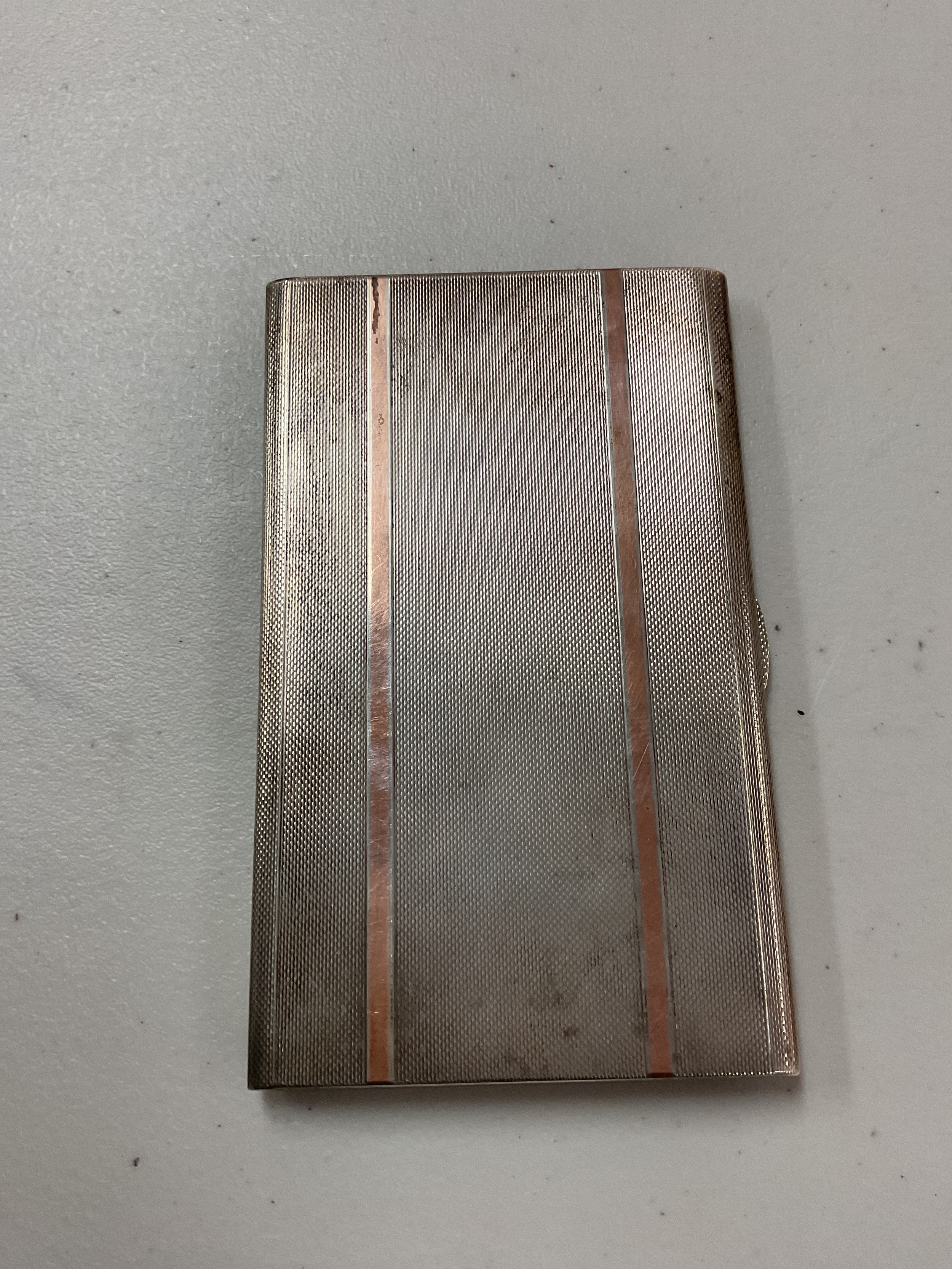 Large silver cigarette case 225 grams.