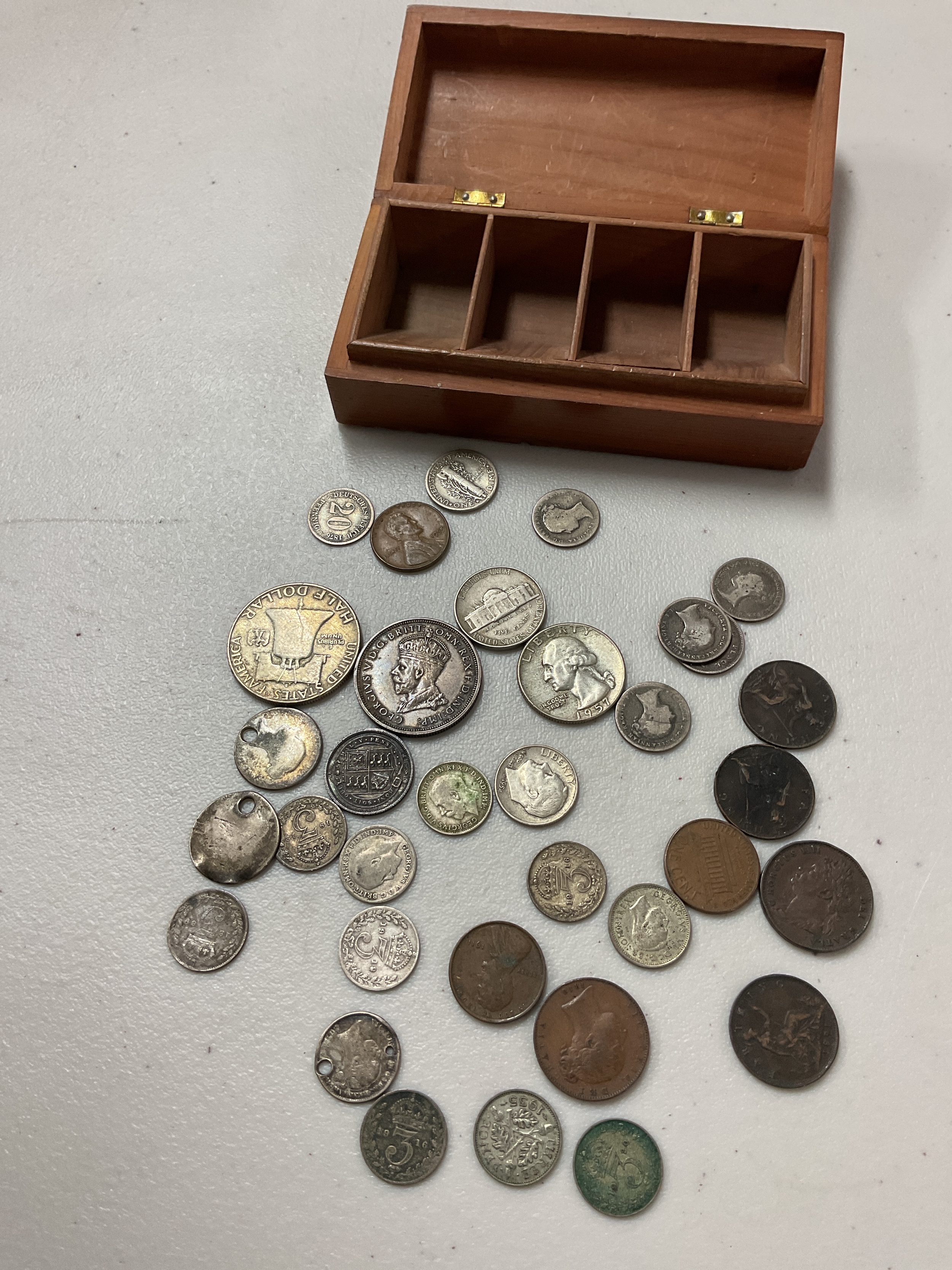 Qty coins to inc Victorian silver and US coins.