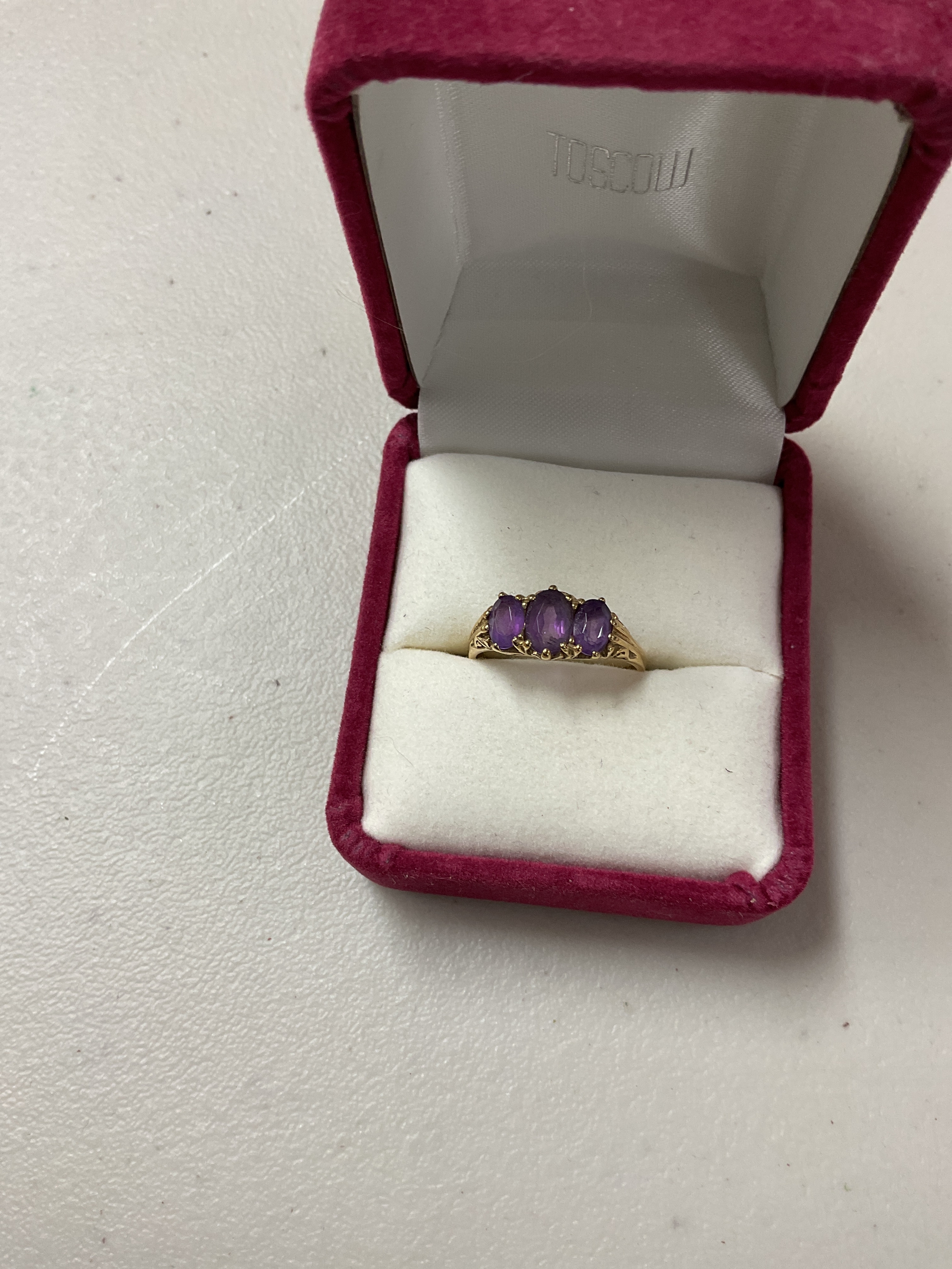9 ct amethyst dress ring weight 2.6 grams