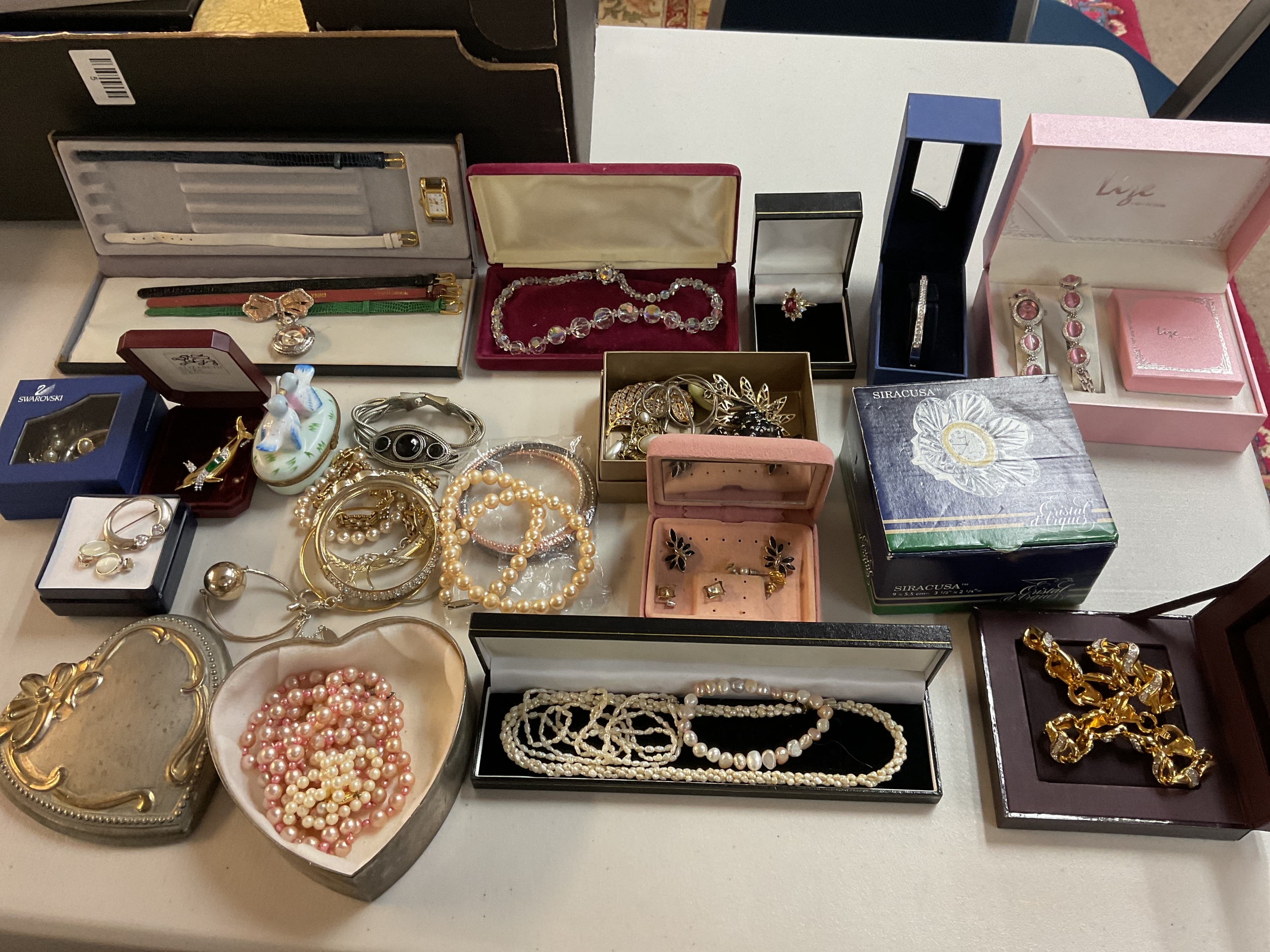 Large qty of dress jewellery to inc watch, Swarovski bracelet, and necklaces etc.