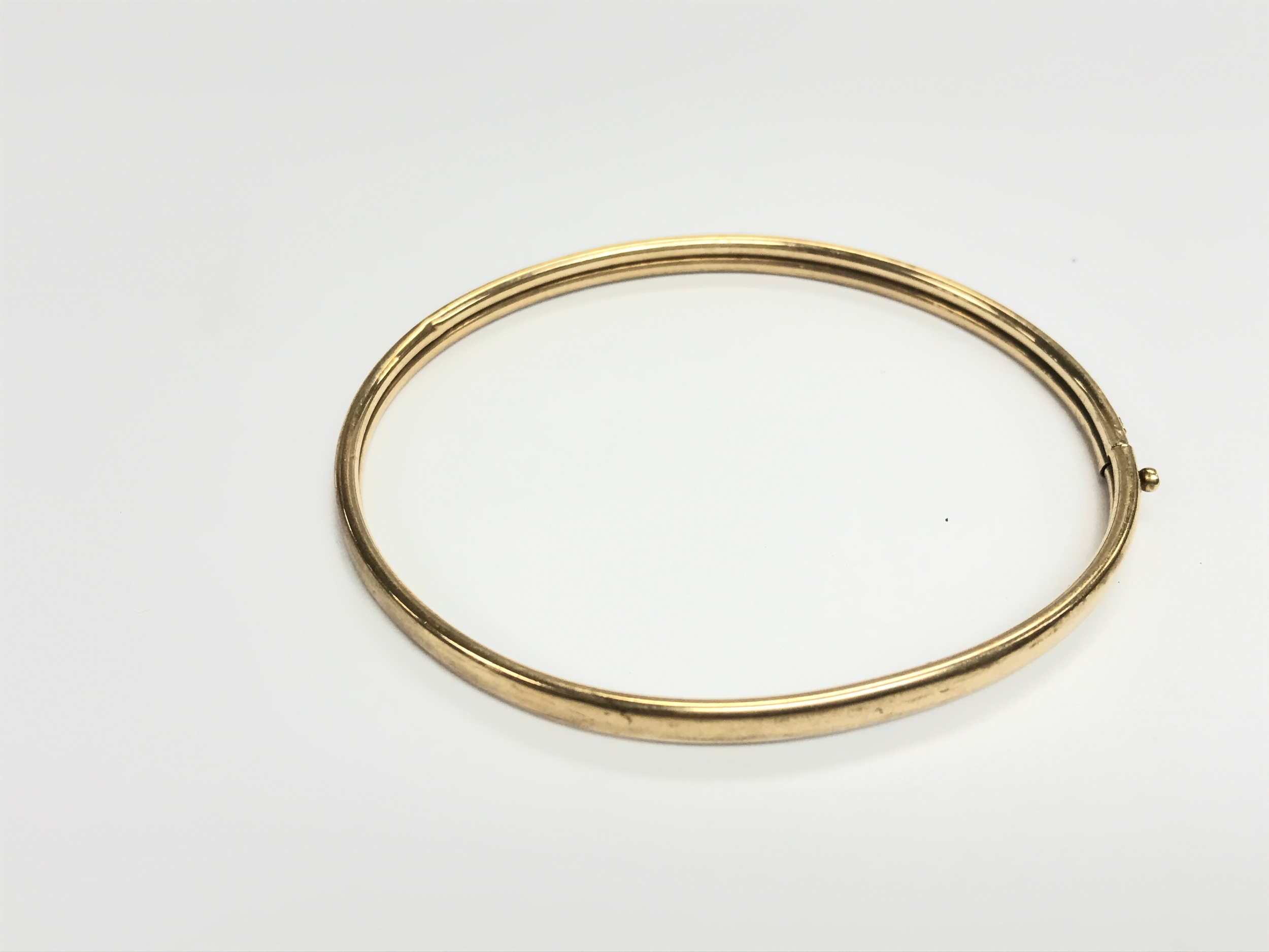 9ct gold bangle with broken clasp.
4.7g