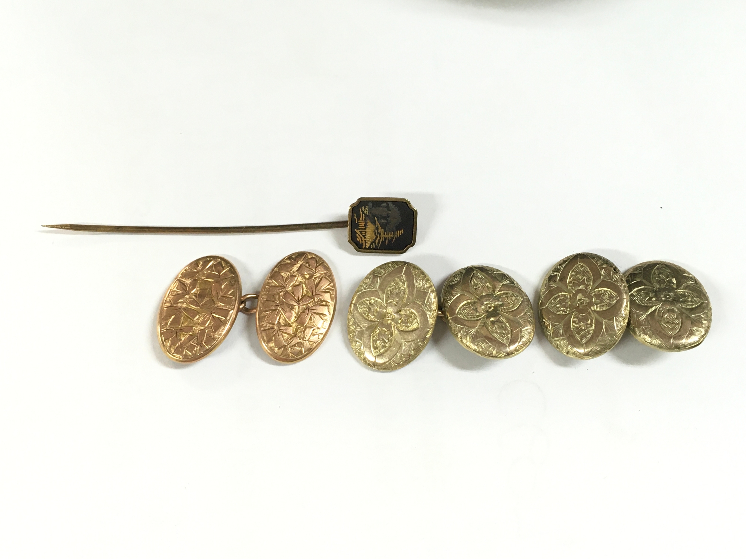 9ct gold cufflinks, tie pin (2.43g total weight) and other cufflinks 