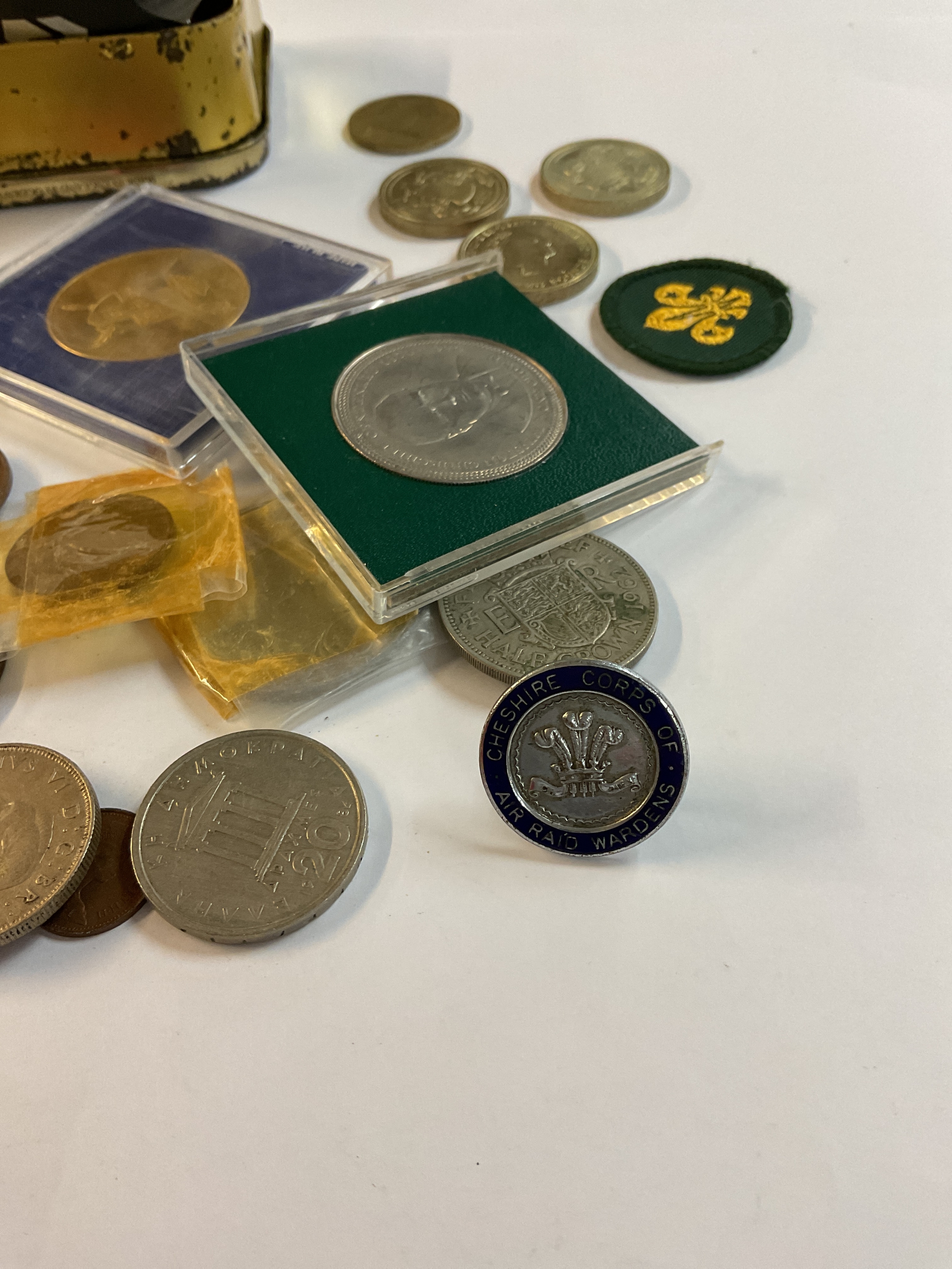Mixed coins to inc £2 and Cheshire Corps of Air raid Wardens lapel badge.