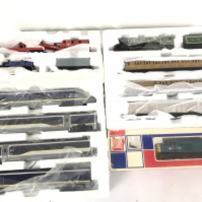 A Collection Of 00 Gauge Locomotives including a Eurostar. No Reserve.