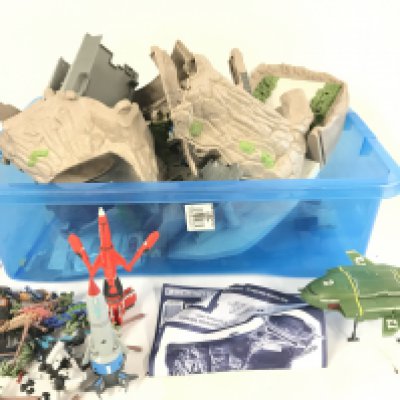 A Modern Thunderbirds Play Set With Accessories. No Reserve.