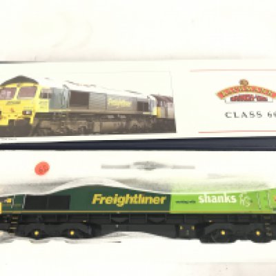 A Boxed Bachmann Class 66 Diesel 66522 Freightliner Shanks #32-726DS.