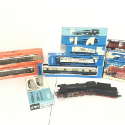 A Collection Of Boxed And Loose Marklin H0 Gauge Locos. Coaches And Wagons.
