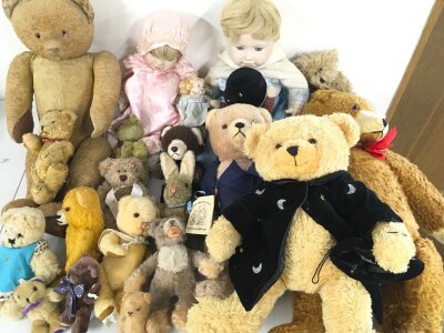 A Collection of assorted teddies from various markers.
No reserve