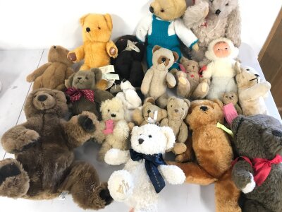 Collection of teddies including Chad valley etc.
No Reserve