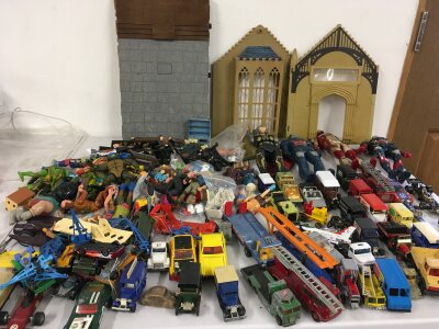 A mixed collection of action figures featuring Harry Potter, TMNTurtles, Ironman etc.  plus a collection of diecast vehicles.  No reserve.