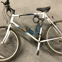 A Raleigh Discovery Hyperglide Mountain Bike. No Reserve.