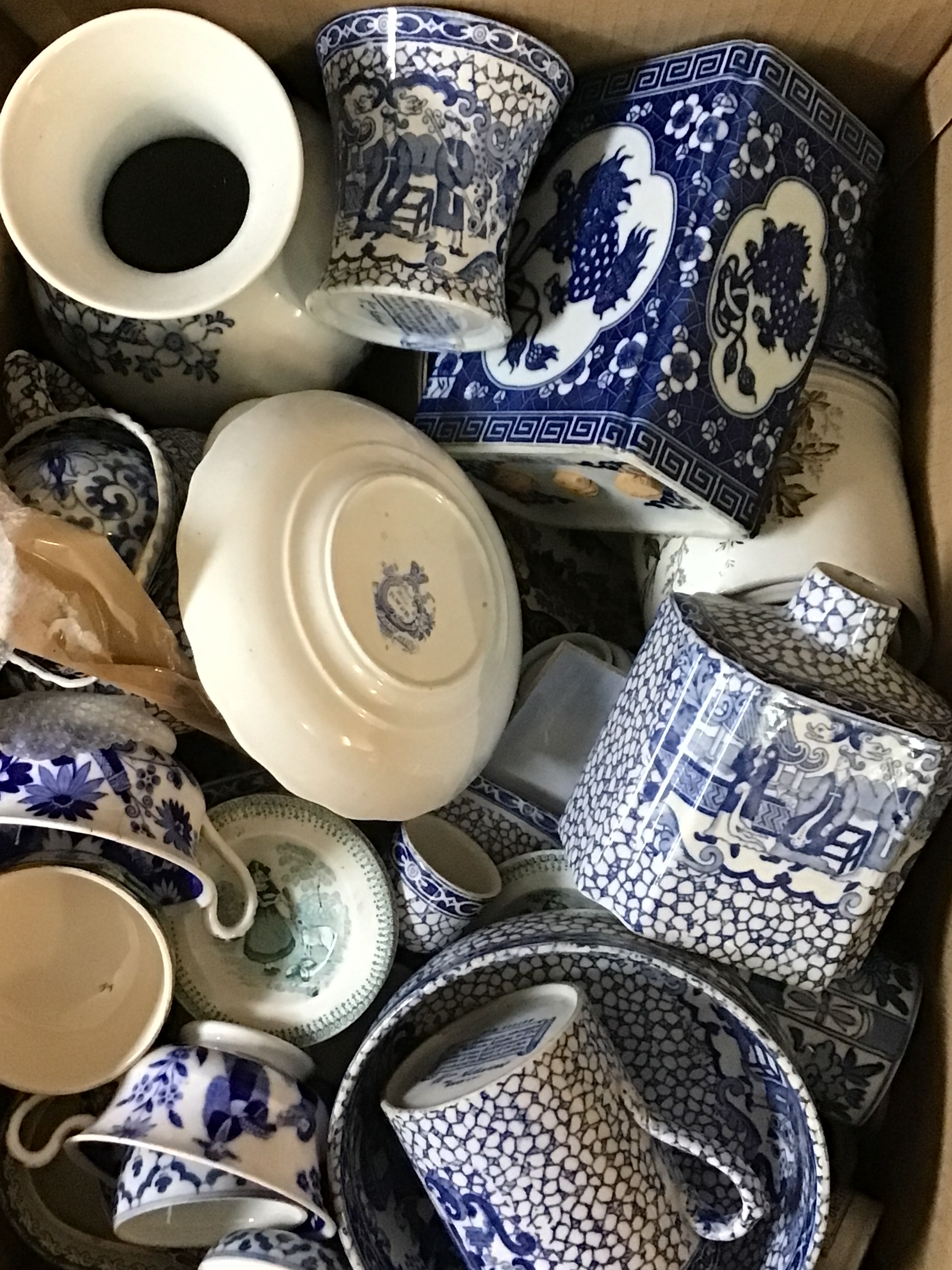  A box containing a quantity of 20th Century blue and white ceramics and other cups and saucers vase 