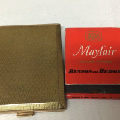 A 9carat gold match case holder engine turned case no personal inscriptions. Weight 32.5g approximately.