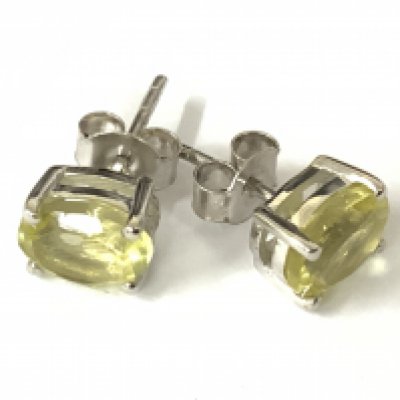 Pair of lemon quarts studs in silver. Postage category A