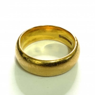 A heavy 22ct gold wedding band, Size Q, 14.14g (A)