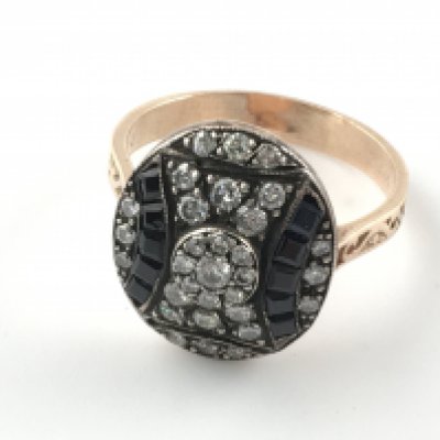 8ct rose gold silver rope Art Deco style oval shaped ring set with sapphires and diamonds with patterned shoulders. Diamond approx 0.60ct and sapphires 0.45ct. Size M Postage A