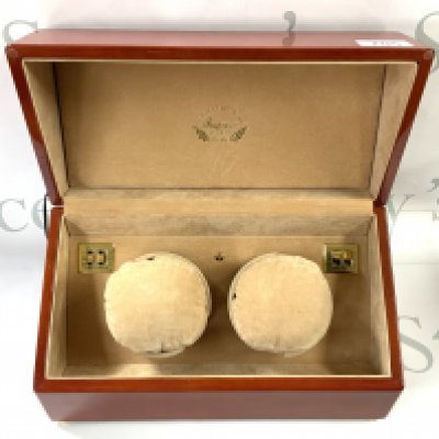 A double automatic watch winding box (1 side faulty). (D) NO RESERVE