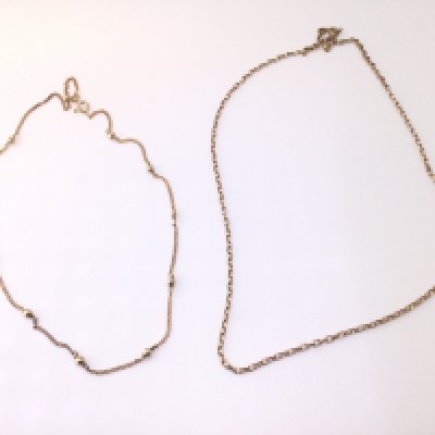 Two 9ct gold necklaces. 8.61g total