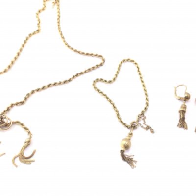 9ct gold tassel necklace bracelet and earrings. 22.90g