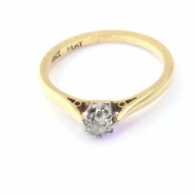 An 18ct gold diamond ring. Diamond approx 0.25ct size N and 2.18g