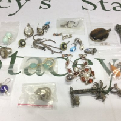 A collection of silver jewellery. Shipping category A.